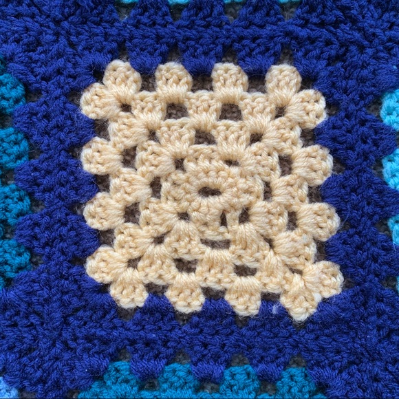 Granny Square Afghan Throw Blanket - Picture 12 of 12
